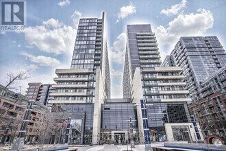 Building Photo - 36-17036 Lisgar St
