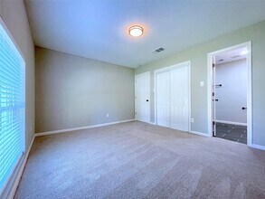 Building Photo - 10015 Old Towne Ln