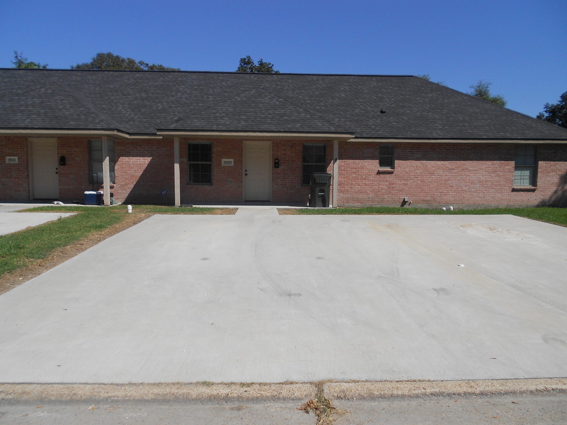 Primary Photo - 3821 Hodges St
