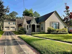 Building Photo - 328 Mockingbird Ln