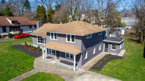 Building Photo - 317 10th Ave