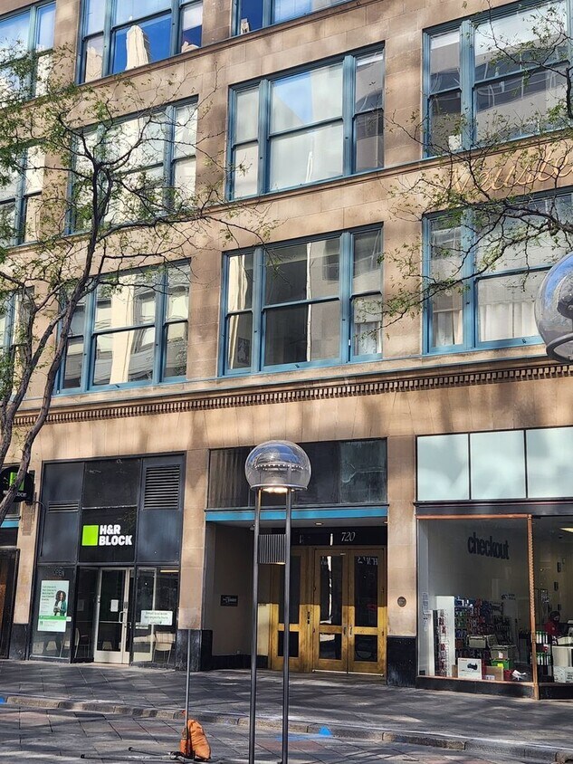 Spacious Downtown Denver Condo House Rental in Denver, CO