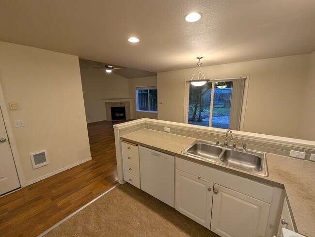 Foto del edificio - 3144 SE Sternwheeler Dr