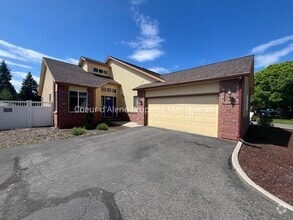 Building Photo - 1772 E Bruce Rd