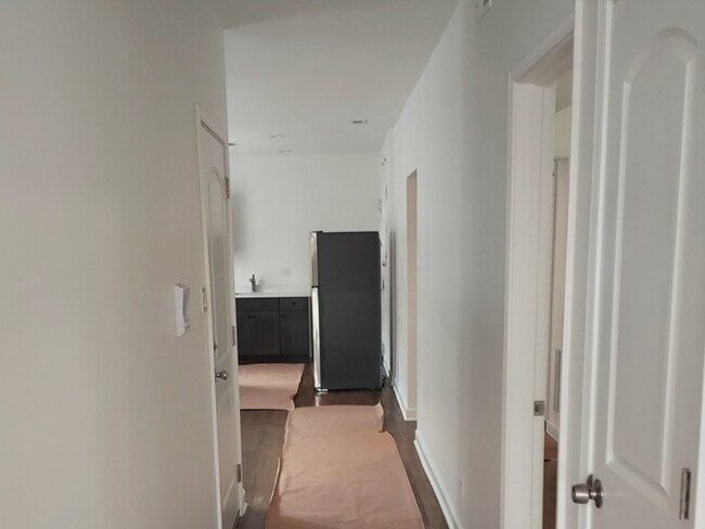 Foto del edificio - 8210 S Langley Ave