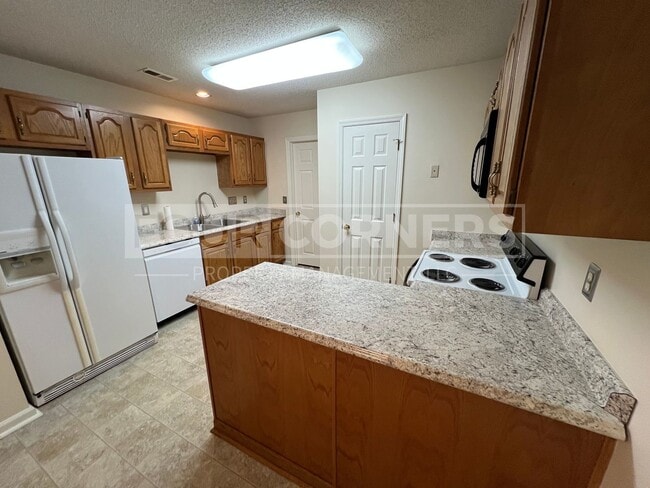 Building Photo - 36 Mansfield Cir