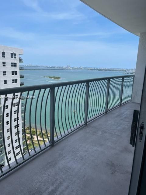 Foto del edificio - 1717 N Bayshore Dr