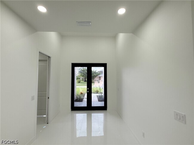 Foto del edificio - 2418 NW 25th St
