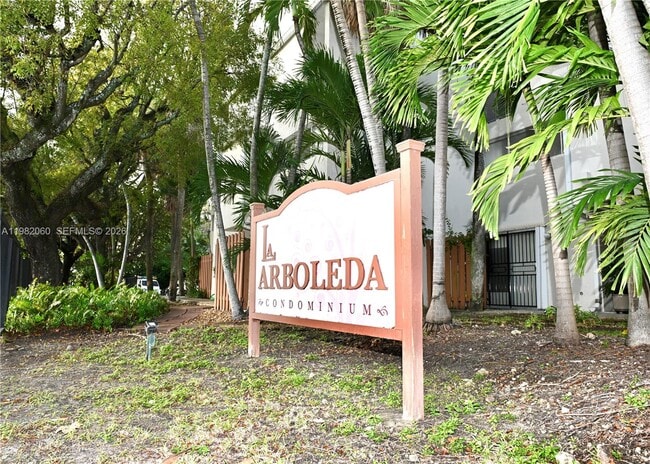 Foto del edificio - 1910 SW 17th Ave