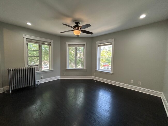 Foto del edificio - 4301 W Wrightwood Ave