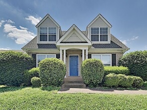 Building Photo - 2244 Dewey Dr