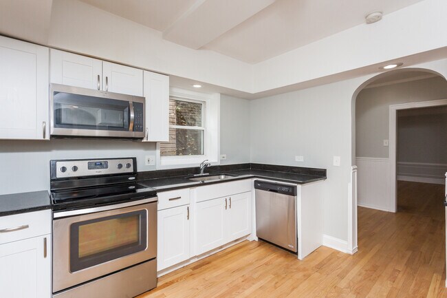 Foto del edificio - 6149 N Talman Ave