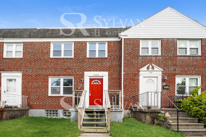 The living is easy in this 4 bedroom, 2 bathroom townhome - The living is easy in this 4 bedroom, 2 bathroom townhome