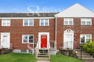 Building Photo - 1203 Deanwood Rd