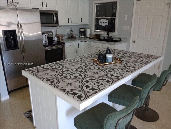 Foto del edificio - 368 Tihami Rd