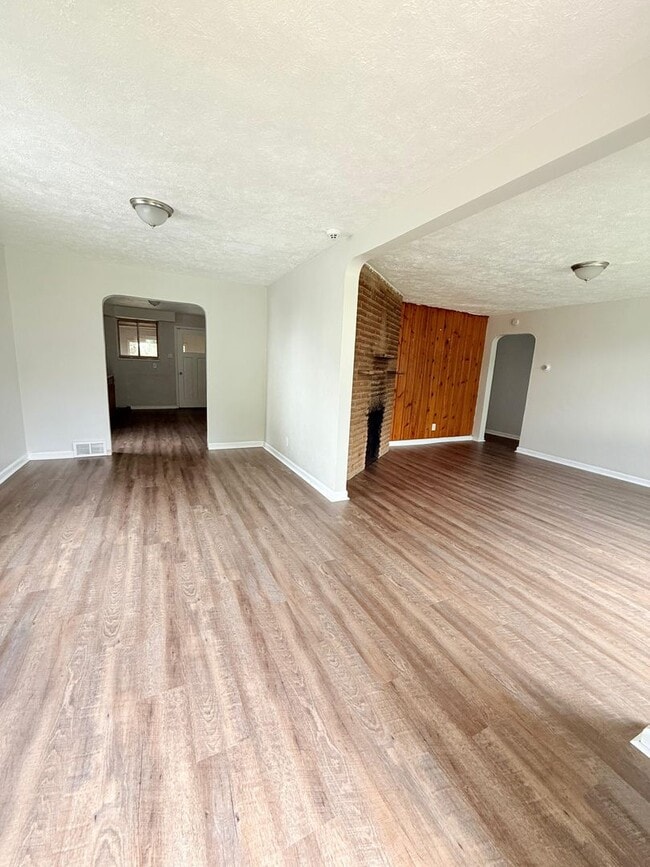 Foto del edificio - Spacious 3BD/1BA Single Family Home in Pen...
