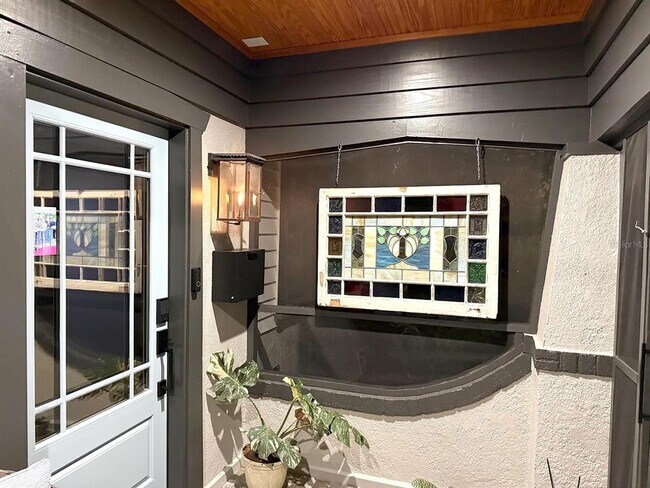 Foto del edificio - 2500 Burlington Ave N