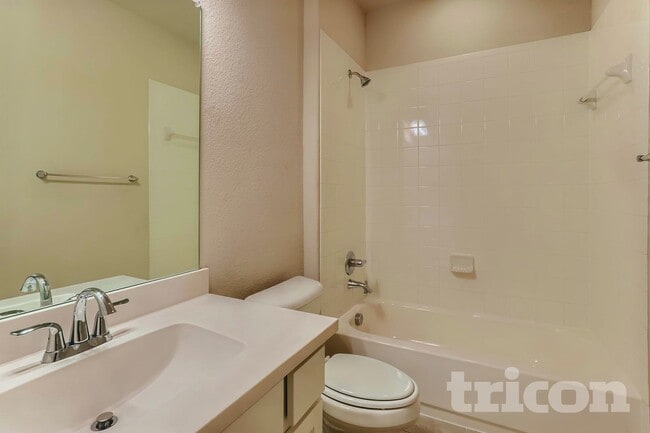 Building Photo - 401 Winehart St