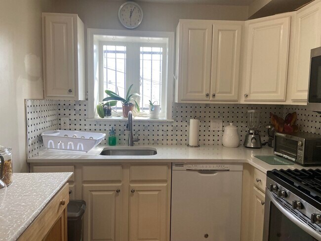 Foto del edificio - 6724 Madison St