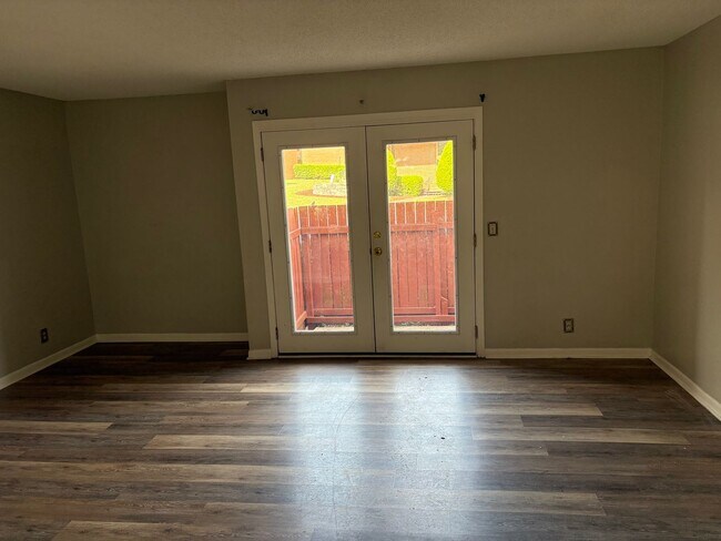 Foto del edificio - 515 Basswood Ave