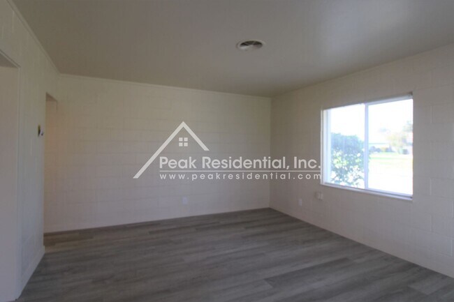 Building Photo - 2 br, 1 bath House - 4801 Valletta Way