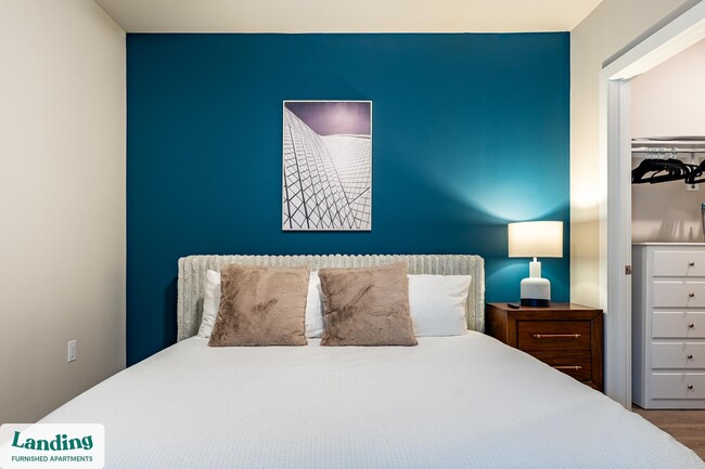 Building Photo - 300 E Broad St