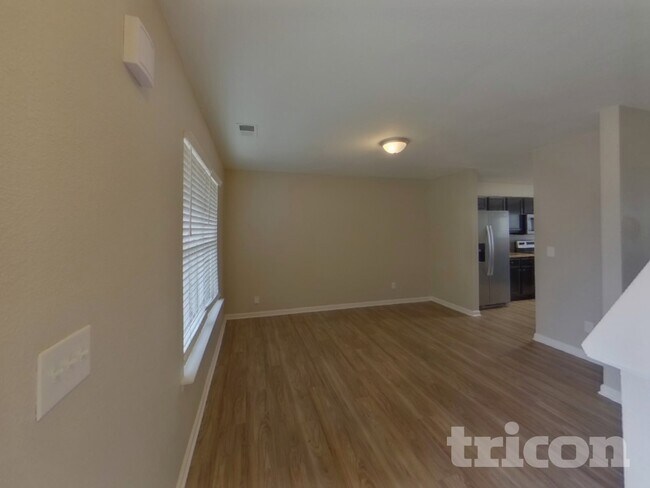 Building Photo - 905 Farnsworth Dr