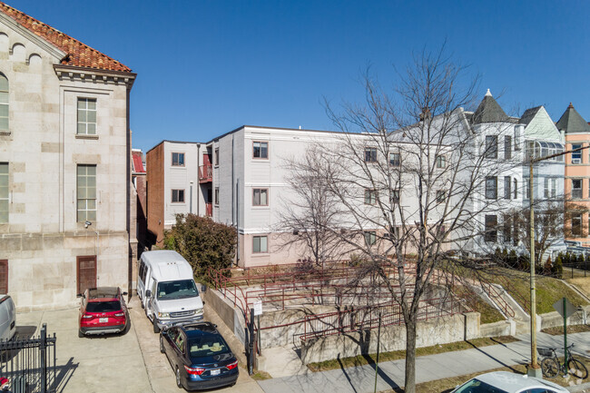 Foto del edificio - Fairmont Square Apartments