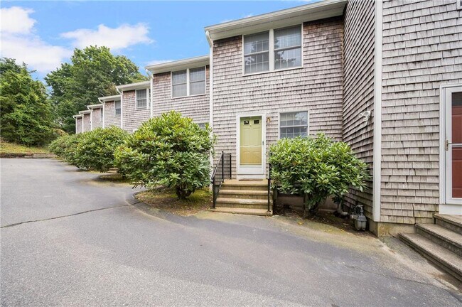 Building Photo - 33 Sakonnet E