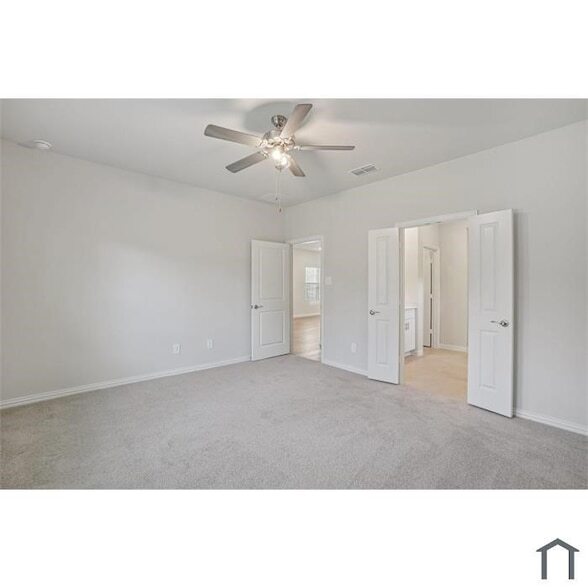 Foto del edificio - 6004 Alderton Dr
