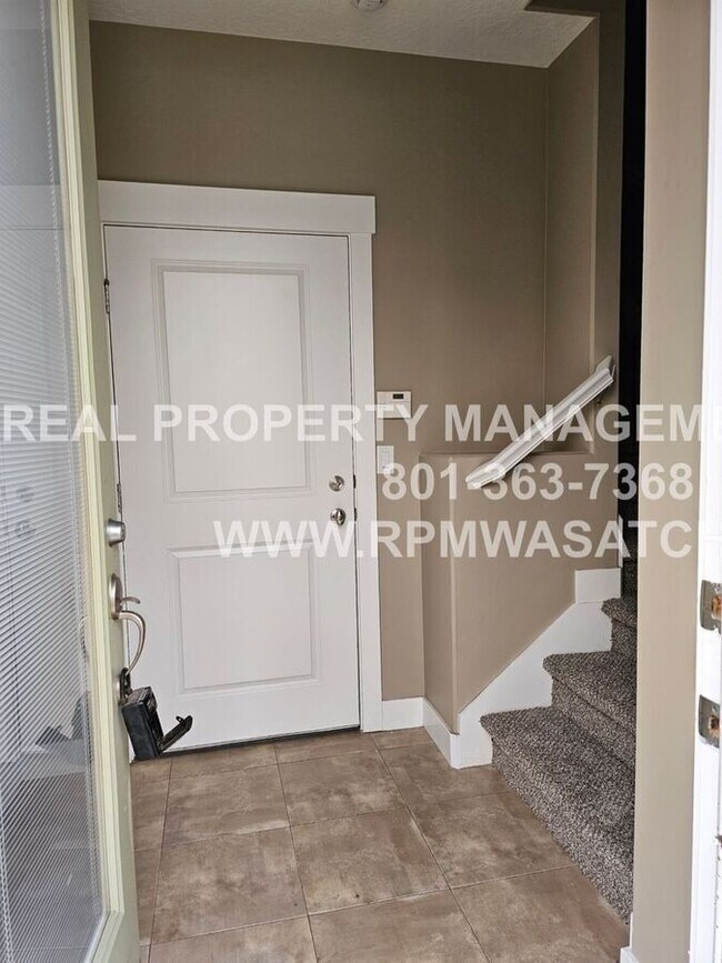 Building Photo - 11367 S Oakmond Rd