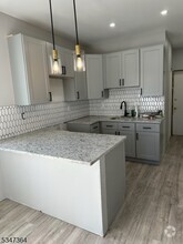 Building Photo - 117 Brighton Ave