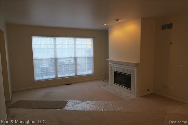 Building Photo - 747 St Clair Ave