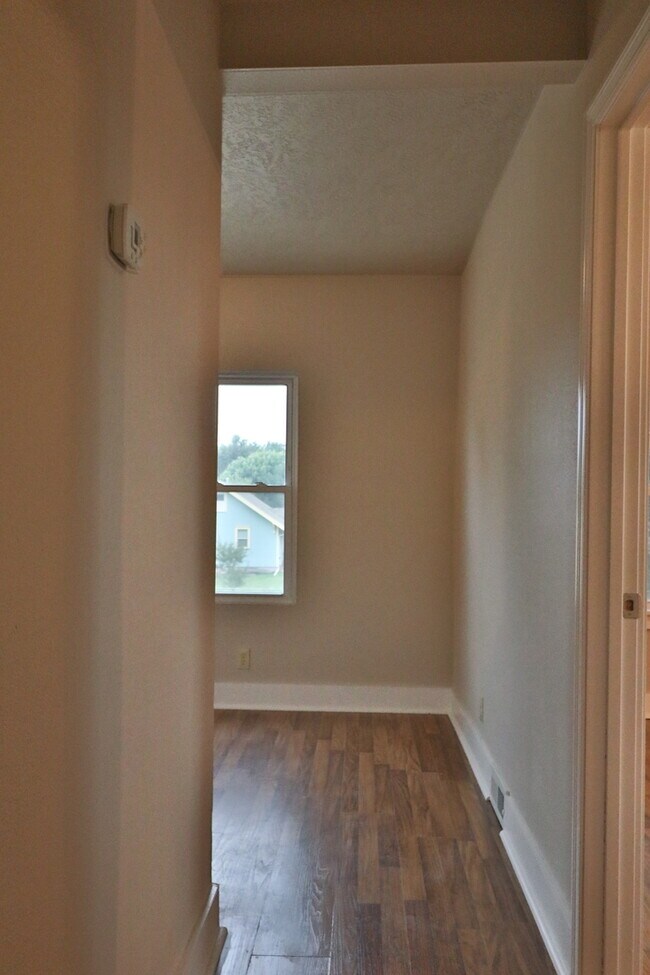 Foto del edificio - 3225 N Lewis Ave