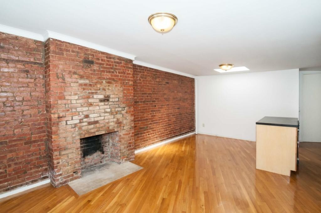 Building Photo - 117 Smith St