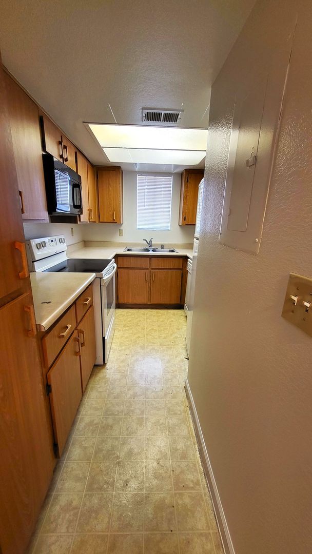 Foto del edificio - TEMPE TOWNHOME AVAILABLE IN GATED COMMUNIT...