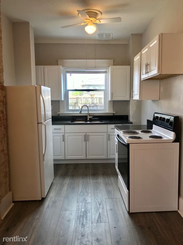 Building Photo - 2 br, 1 bath Townhome - 1202 Summit St