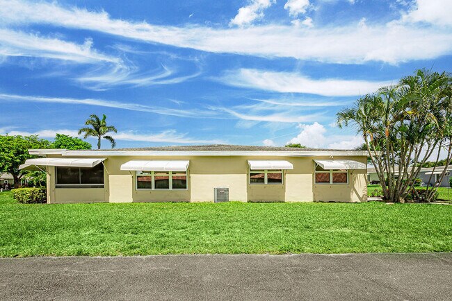 Foto del edificio - 270 High Point Ct