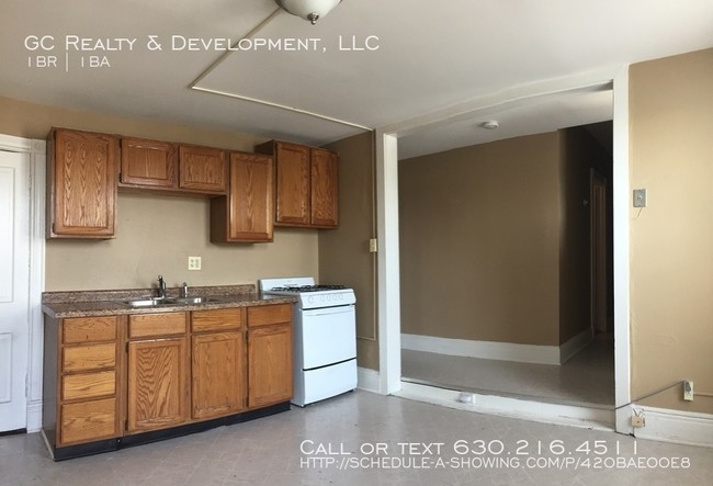 10 S Geneva St Unit D Elgin Il 60120 Apartment For Rent In