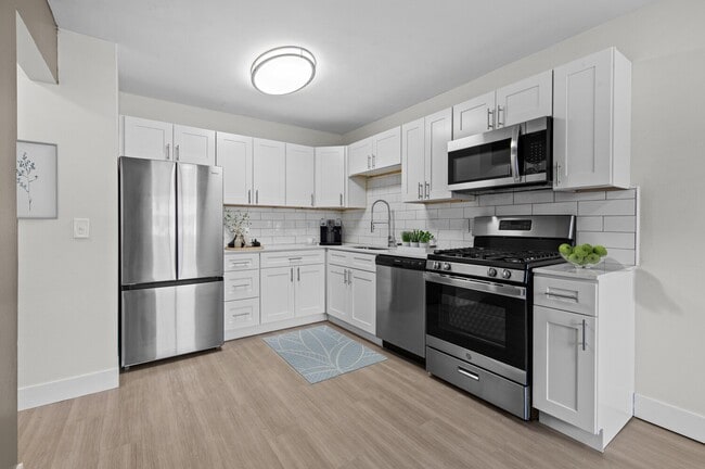 Building Photo - The Townhomes of Canton