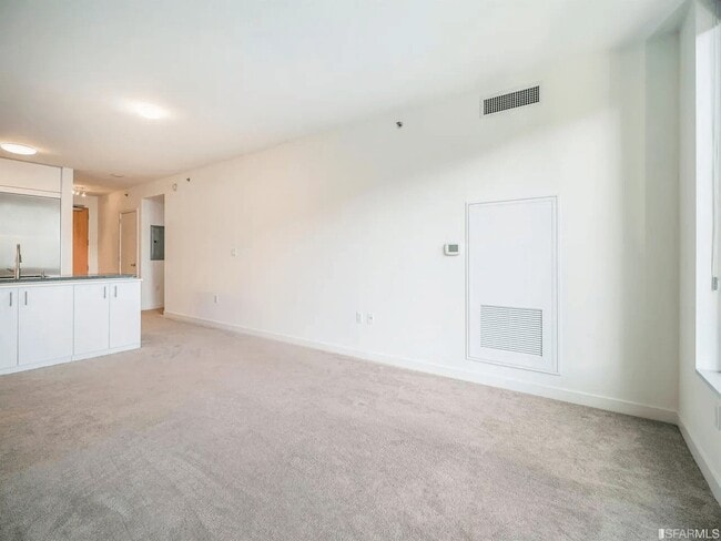 Building Photo - 318 Spear St