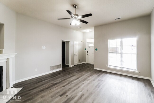 Foto del edificio - 5396 Mahogany Ridge Dr