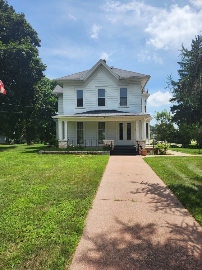 Building Photo - 312 S College Ave