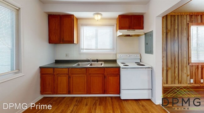 Building Photo - 2 br, 1 bath House - 2915 S Catherine