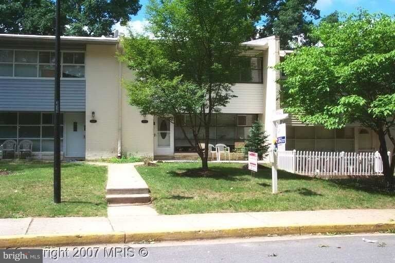 Primary Photo - 5045 Americana Dr