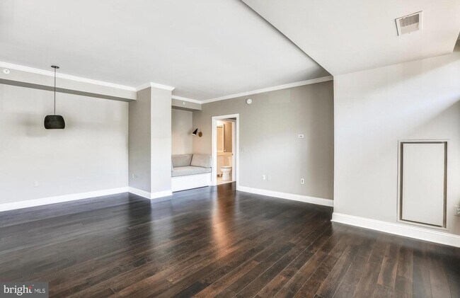 Foto del edificio - 4915 Hampden Ln