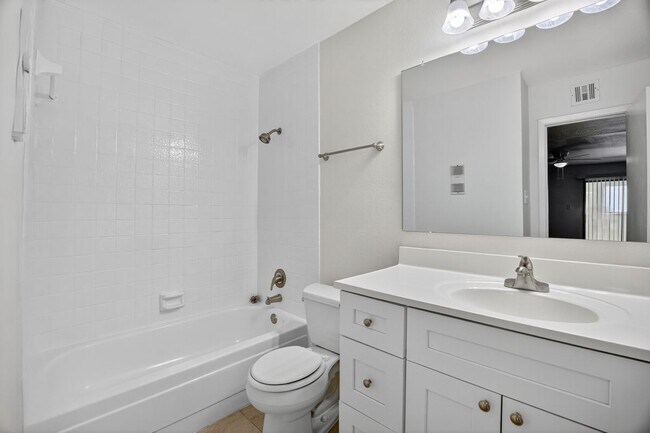 Foto del edificio - 8527 Hearth Dr