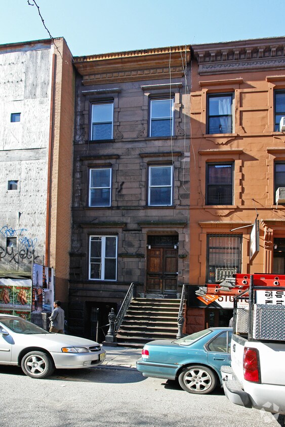 Primary Photo - 134 W 83rd St