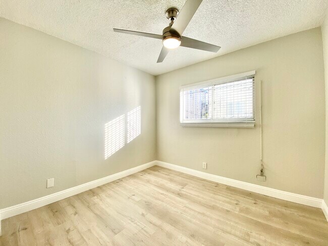 Foto del edificio - 1335 E 47th St