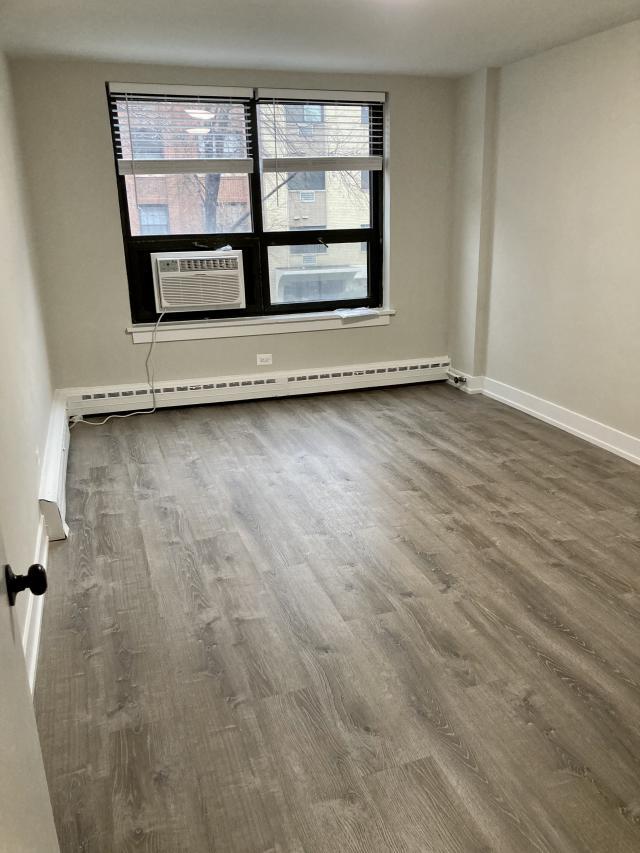 Building Photo - 1 bedroom in Chicago IL 60657